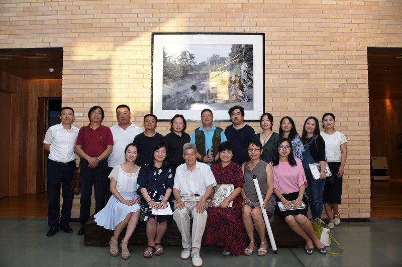 “穿越三十年·師生再相聚” ——楷林匯攝影大賽教師節特別活動圓滿落幕 “穿越三十年·師生再相聚” ——楷林匯攝影大賽教師節特別活動圓滿落幕