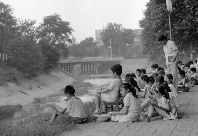 “穿越三十年·師生再相聚” ——楷林匯攝影大賽教師節特別活動圓滿落幕 “穿越三十年·師生再相聚” ——楷林匯攝影大賽教師節特別活動圓滿落幕